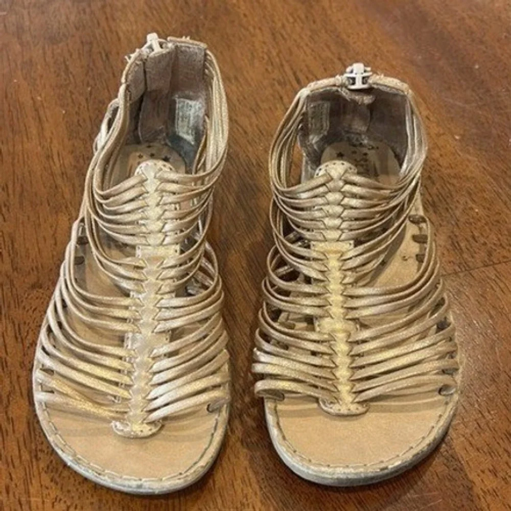 Seychelles Gladiator Sandals Strappy Metallic Gold‎ Back Zipper Closure Youth 10